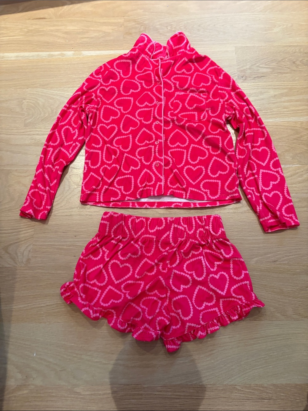 Kids long sleeve pink heart pj top with matching pj shorts